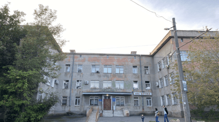 Замикання світла і смерті хворих: в Одесі після інциденту замінюють проводку в 8-й лікарні - 285x160