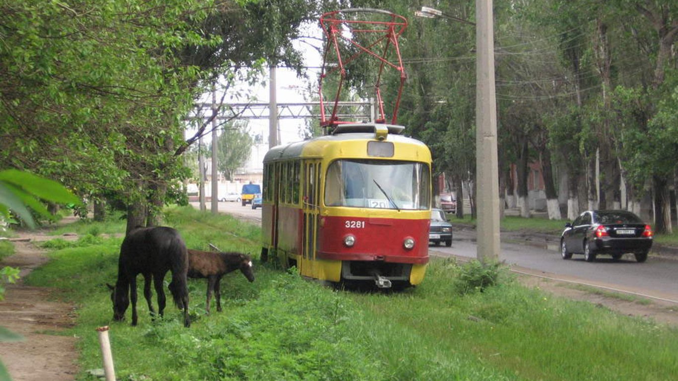 В Одессе горожане сняли задымления в кабине водителя трамвая на маршруте №20