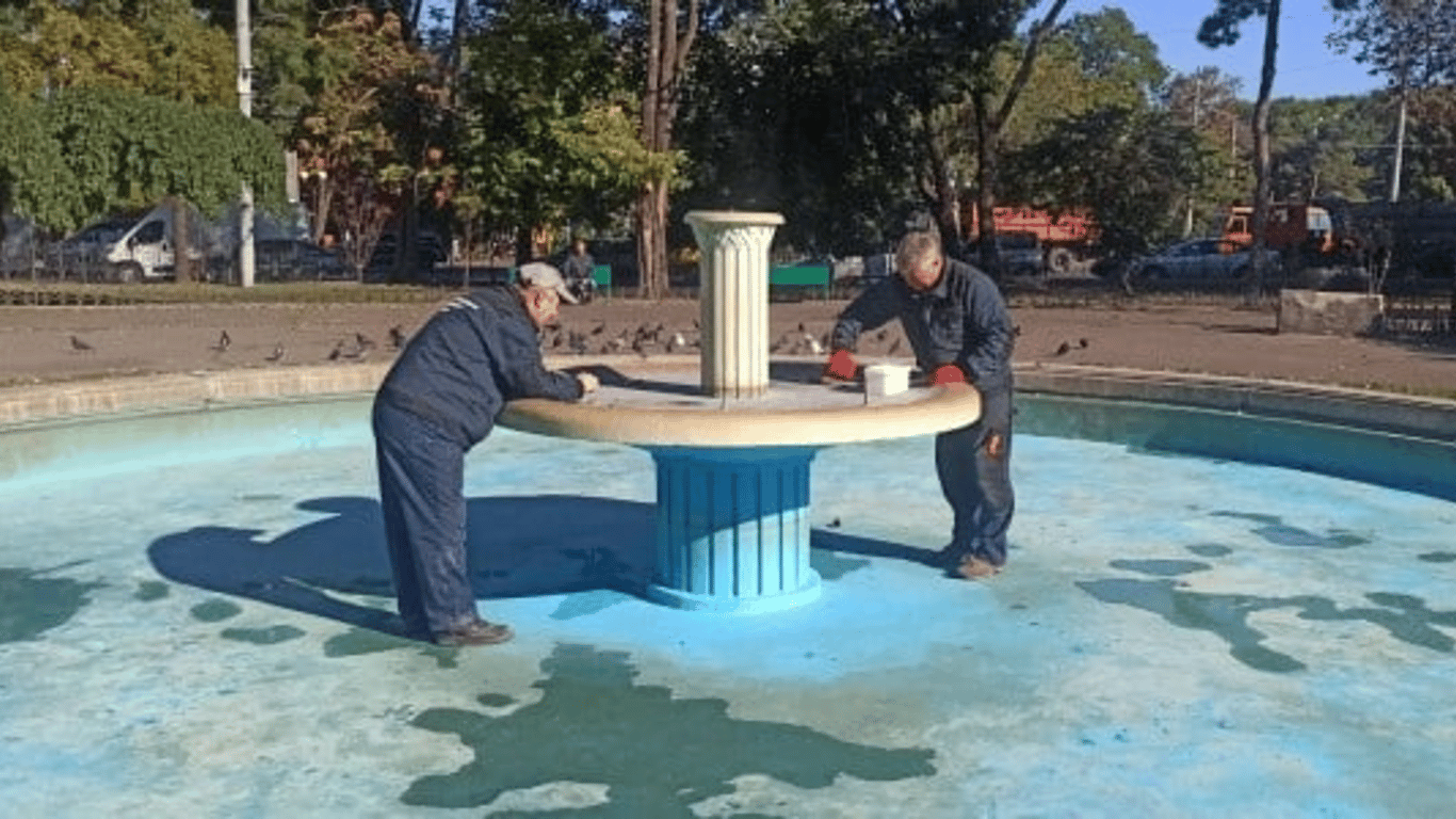 В Одесі продовжують консервувати фонтани