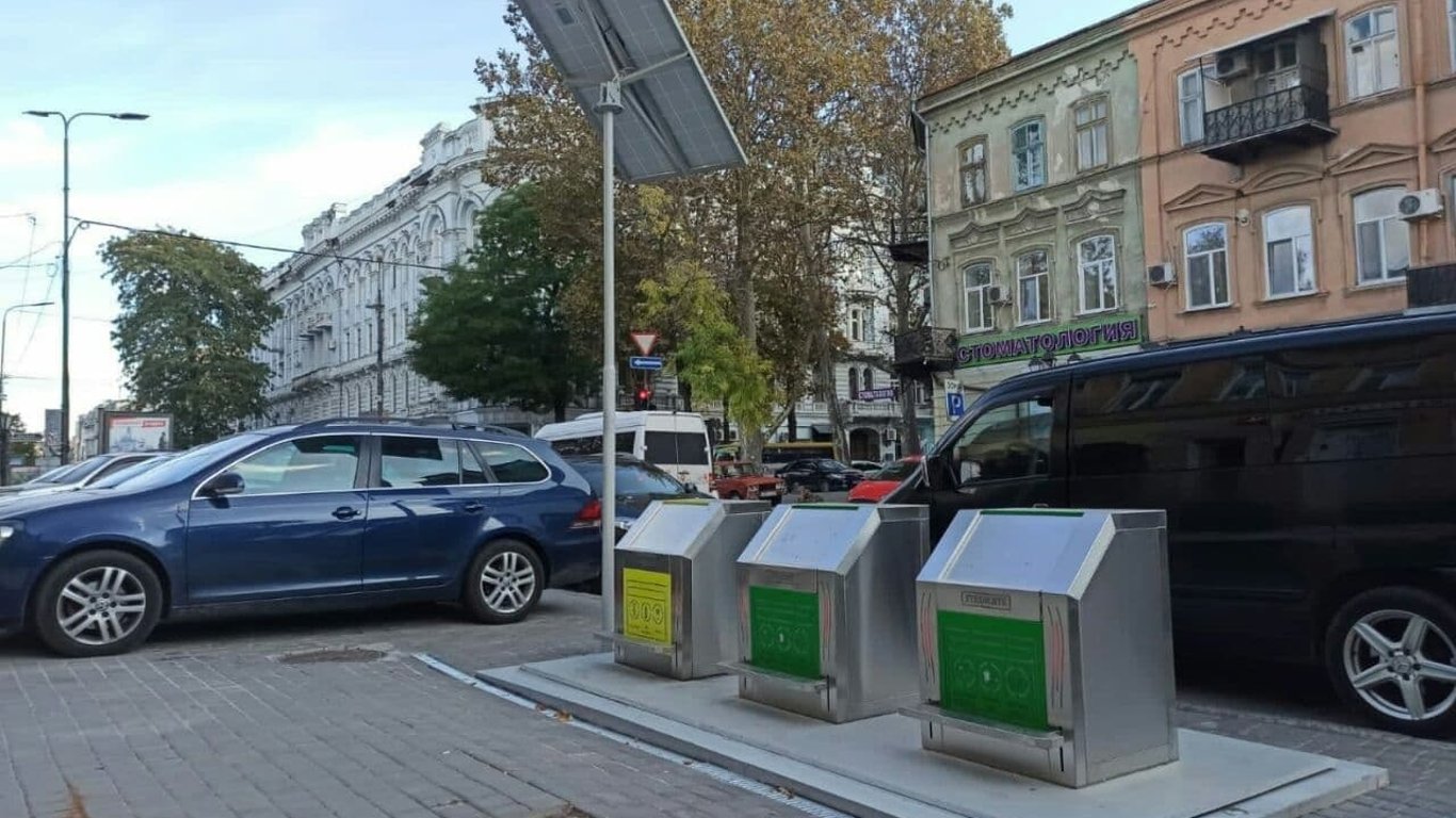 В Одессе установят подземные баки для мусора и экобоксы