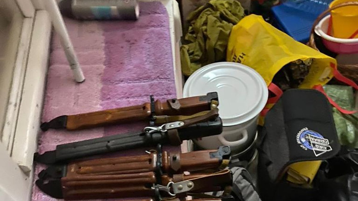 В Одесі затримали військового, який продавав зброю і боєприпаси