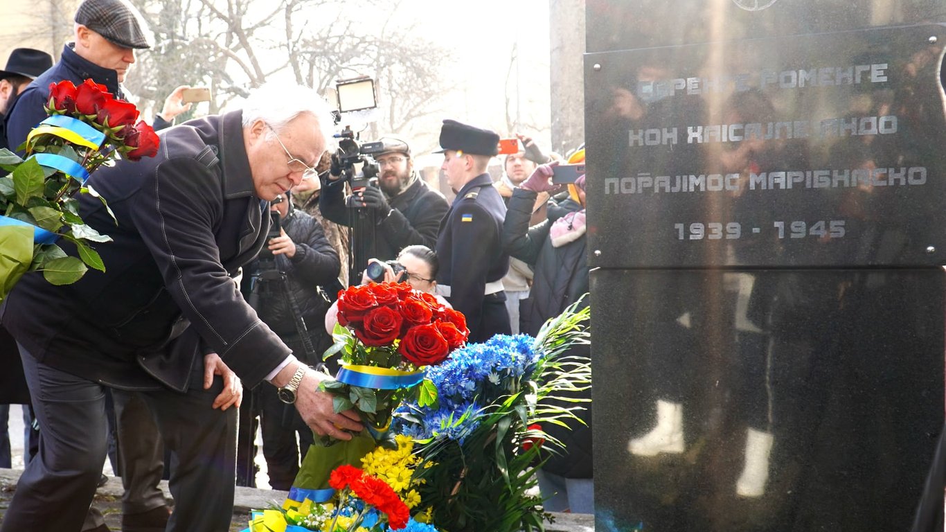 В Одессе возложили цветы к памятнику жертвам Холокоста