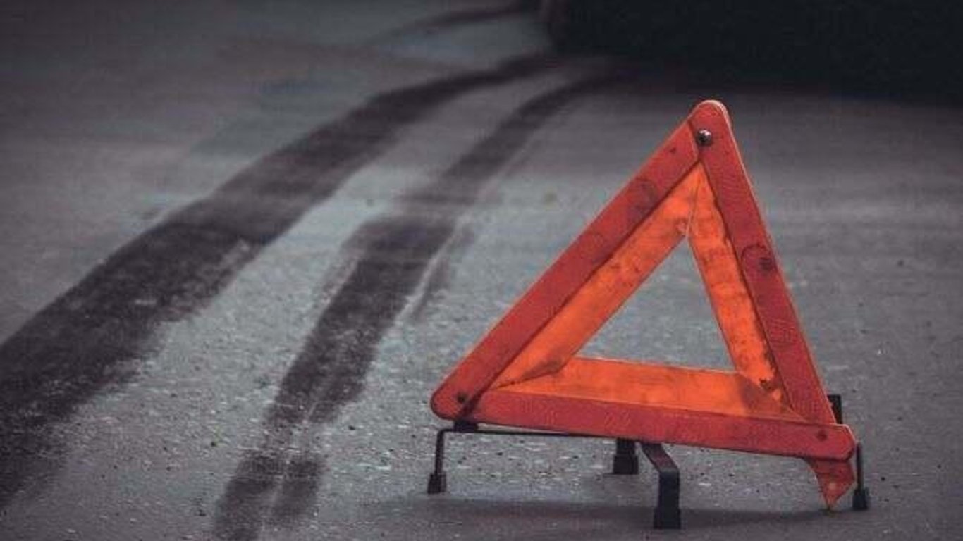 В Одеській області легковик на швидкості збив жінку