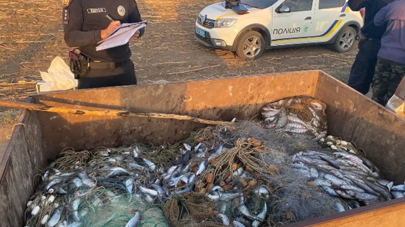 На Одещине правохранители поймали браконьеров, которые рыбачили на Тузловском лимане