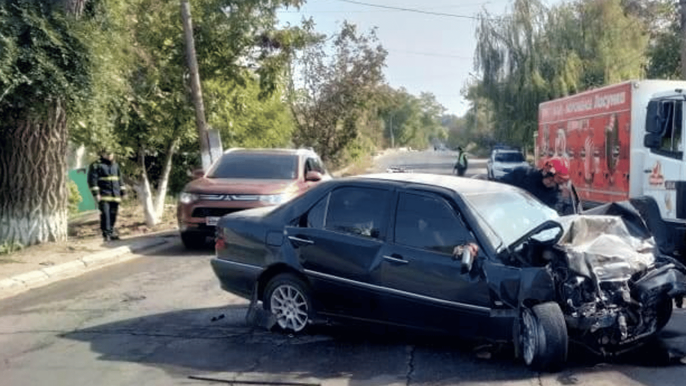 В Одеській області водій легковика насмерть влетів у мікроавтобус
