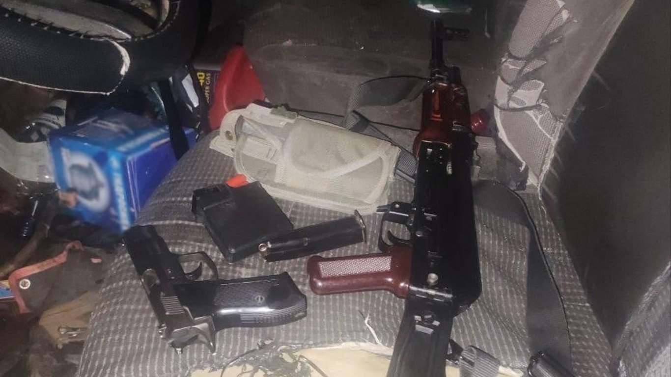 На Одещині поліцейські вилучили у п'ятьох громадян цілий арсенал зброї