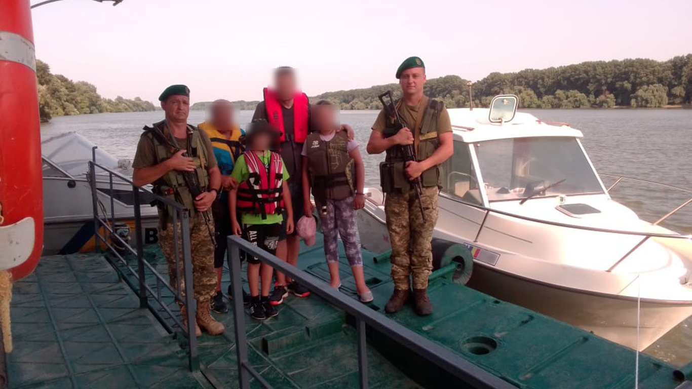 В Одесской области задержали катер с румынской семьей