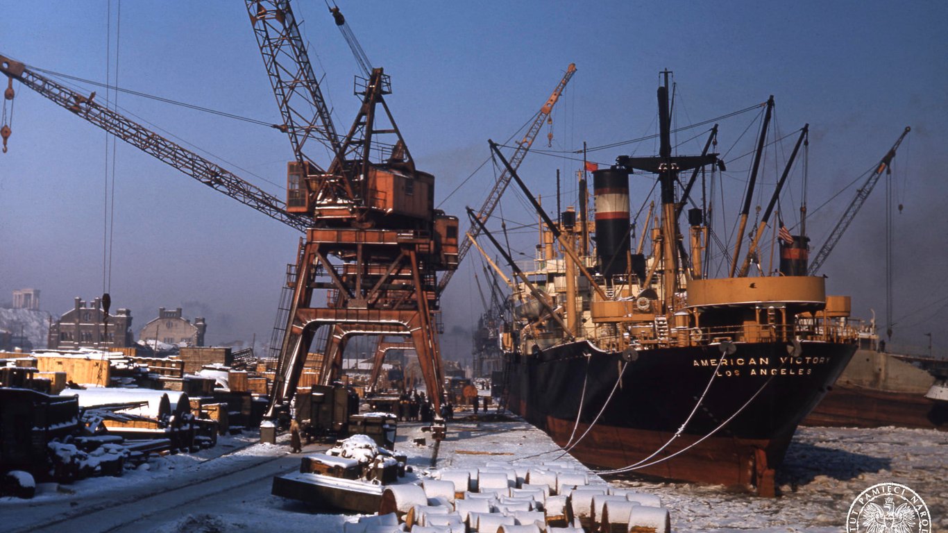 Американский корабль в порту Одессы — редкое цветное фото