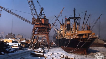 В сети появилось редкое цветное фото американского корабля в порту Одессы - 285x160