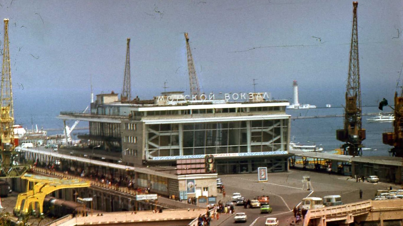 В сети появились редкие фото одесского порта в 80-х годах