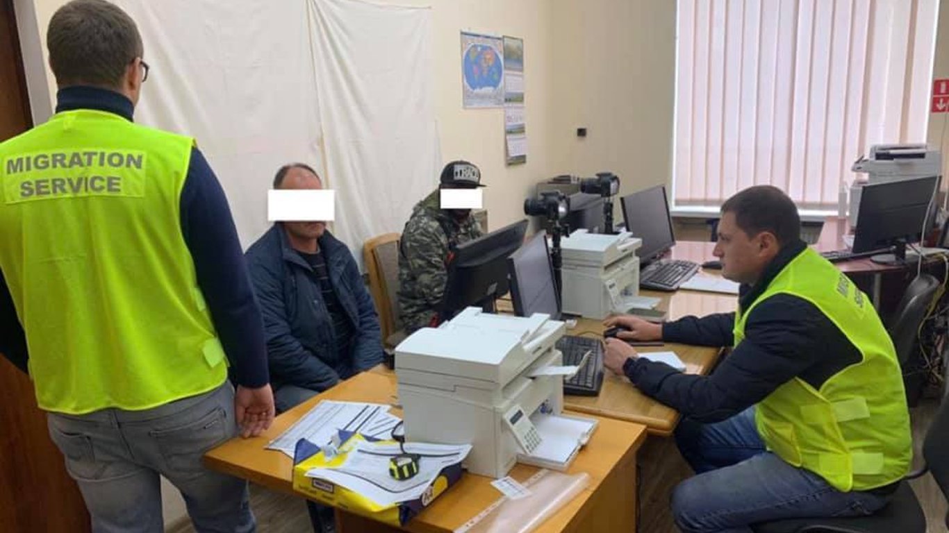 В центре Одессы на рынке обнаружили шестерых нелегалов с Кавказа