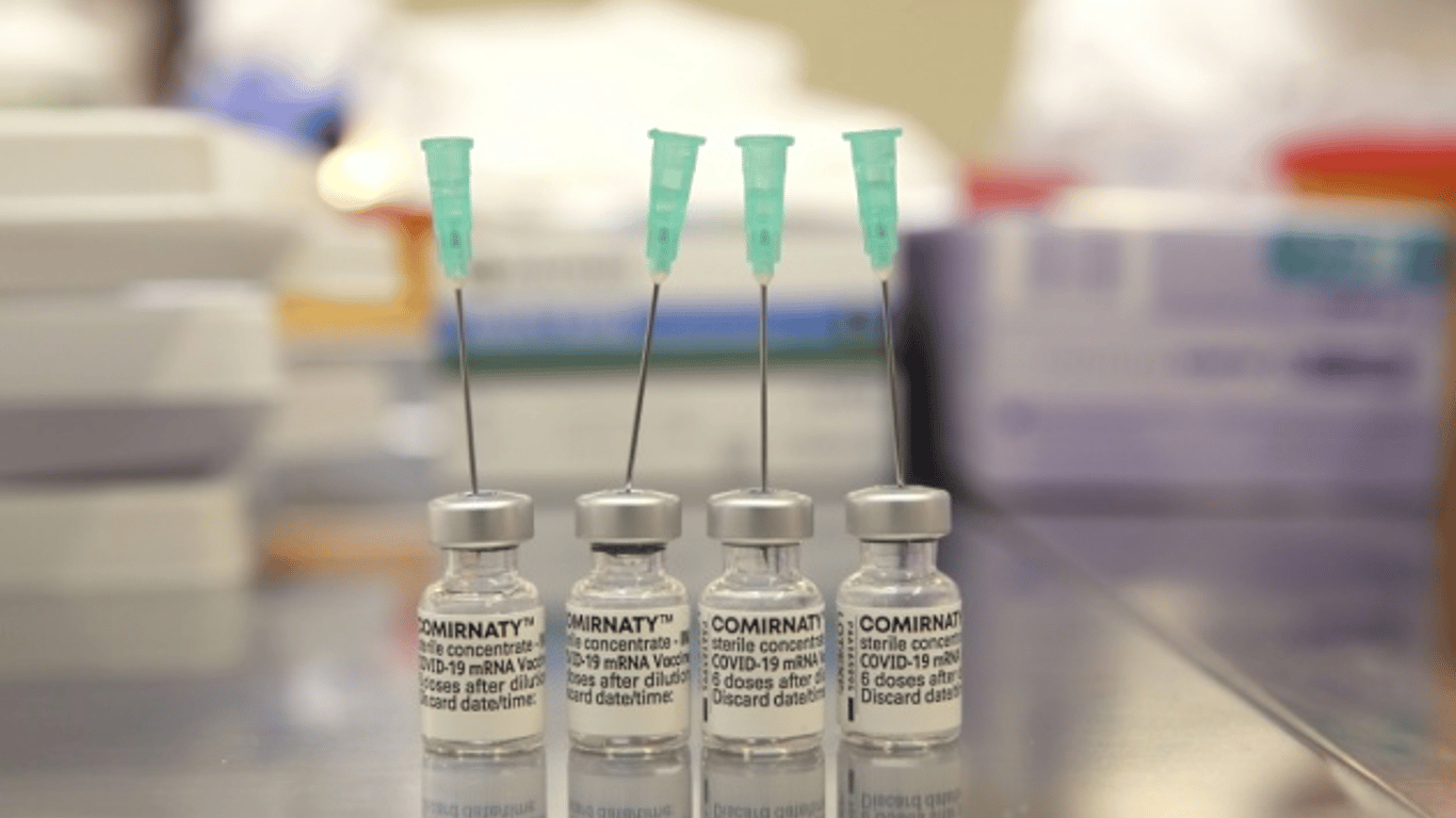 В Україні утилізують 34 тисячі доз вакцини Pfizer