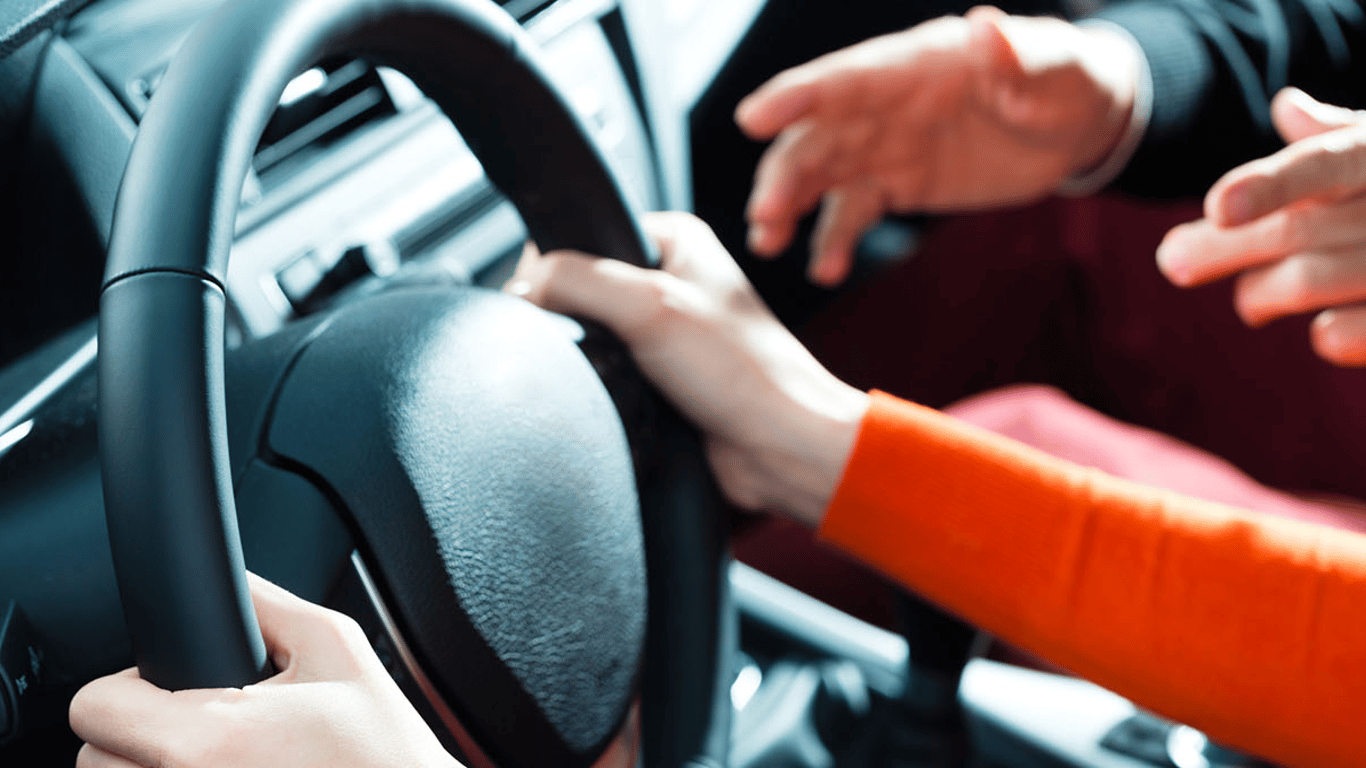 В Україні змінять програму навчання водіїв