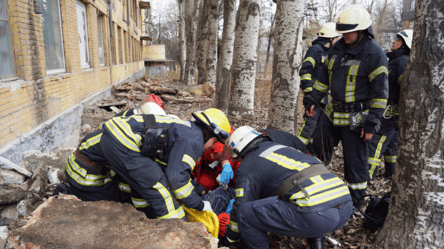 В Запорожье обвалился балкон 4 этажа погиб 36-летний мужчина - 285x160