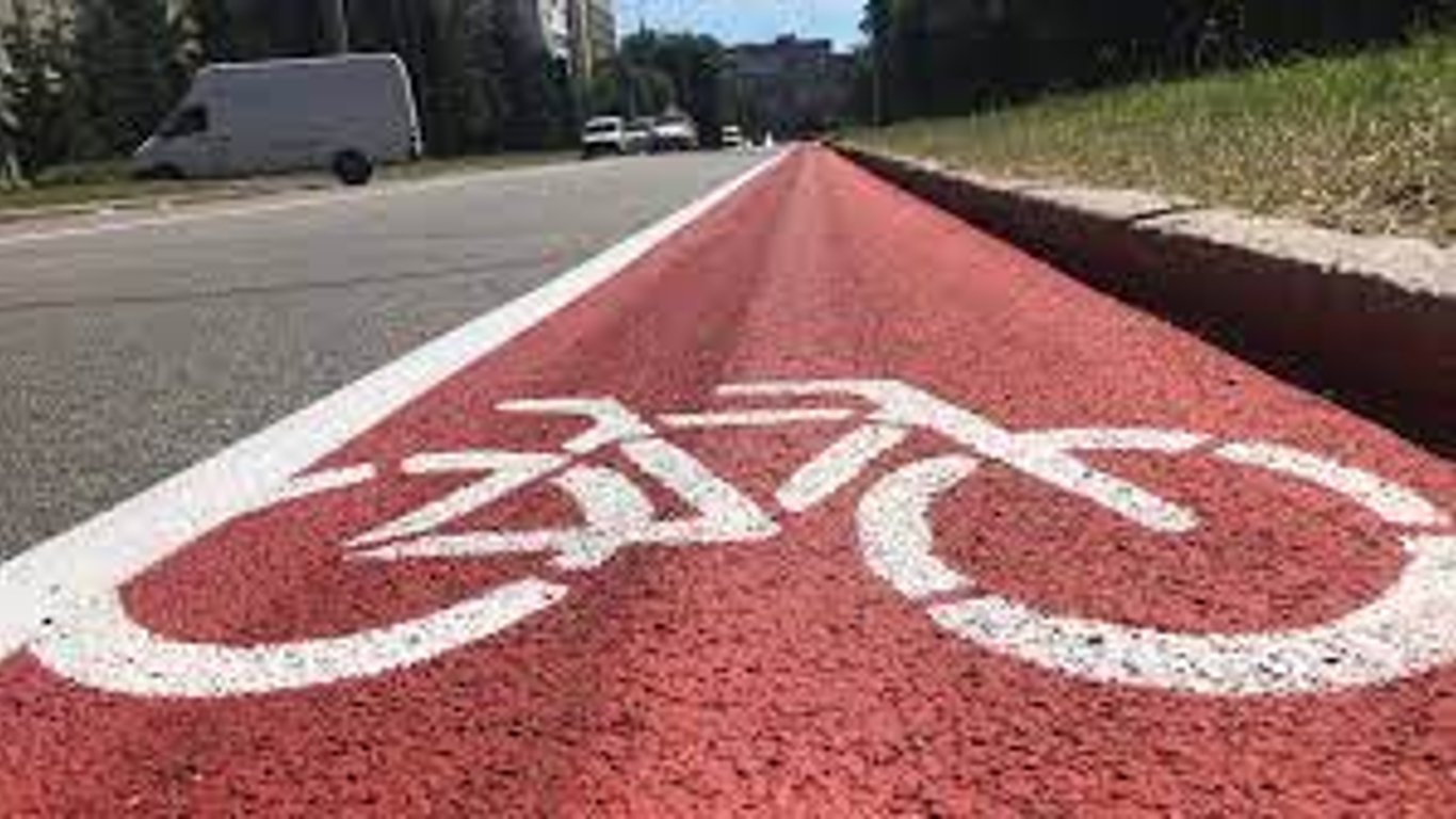 У Харкові вимагають створити велосипедні смуги вздовж вулиць