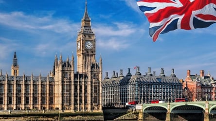 Великобритания отменяет карантинные ограничения для всех туристов: дата и причина - 285x160