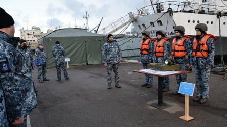 В гавани Одессы морские офицеры учились отражать атаки диверсантов. Фото - 285x160
