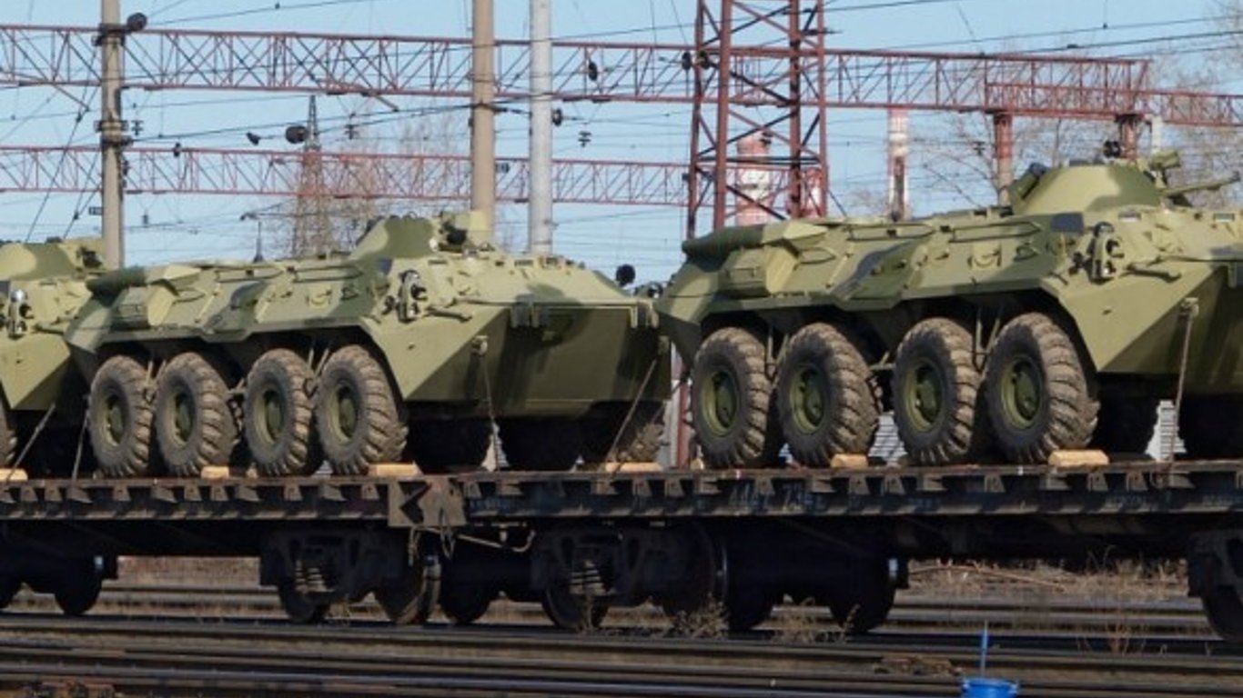 Россия перебрасывает технику в приграничные с Украиной районы
