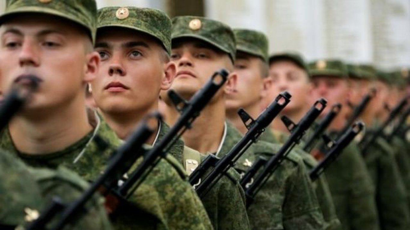 Білорусь - населення масово викликають у військкомати