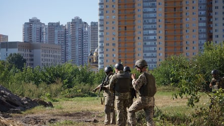 В Киеве военные проводят учения по обороне города. Фото - 285x160