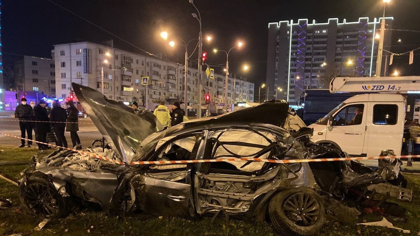 ДТП в Харькове – прохожий цинично украл телефоны с места смертельного происшествия