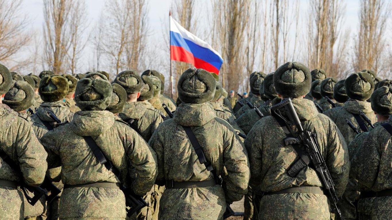 РФ сосредоточила у границ с Украиной около 90 тысяч военных, - ГУР