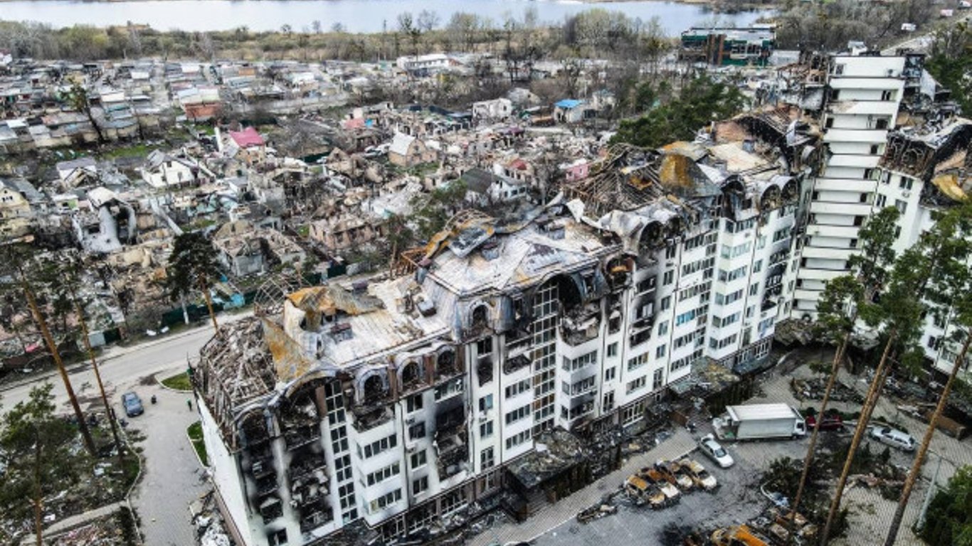 Война в Украине - сколько будет стоить восстановить разрушенный Ирпень