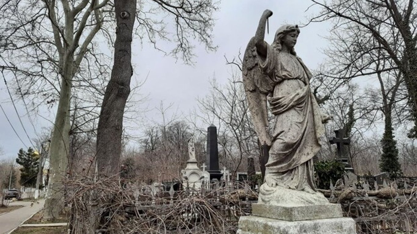 Второе христианское кладбище в Одессе — история, легенды, фото