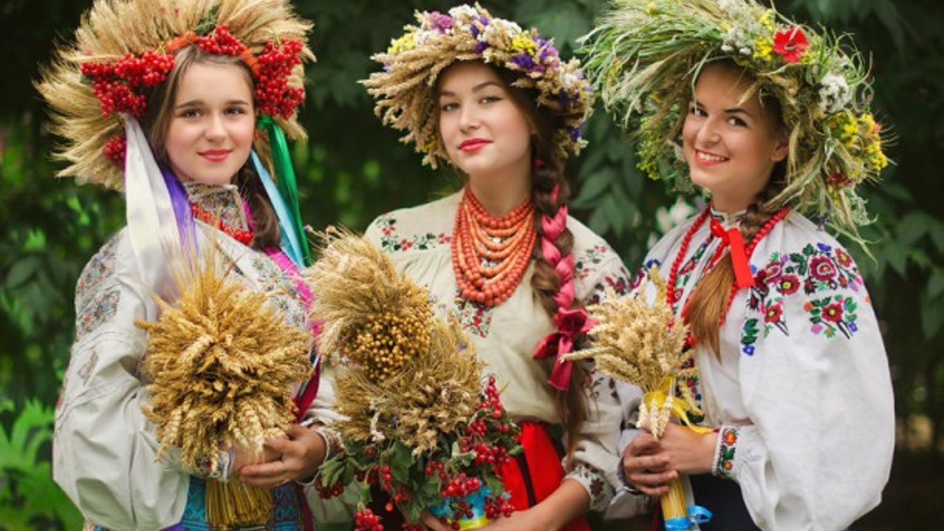 5 украинских звезд в вышиванках - как выглядят Полякова и Джамала - фото