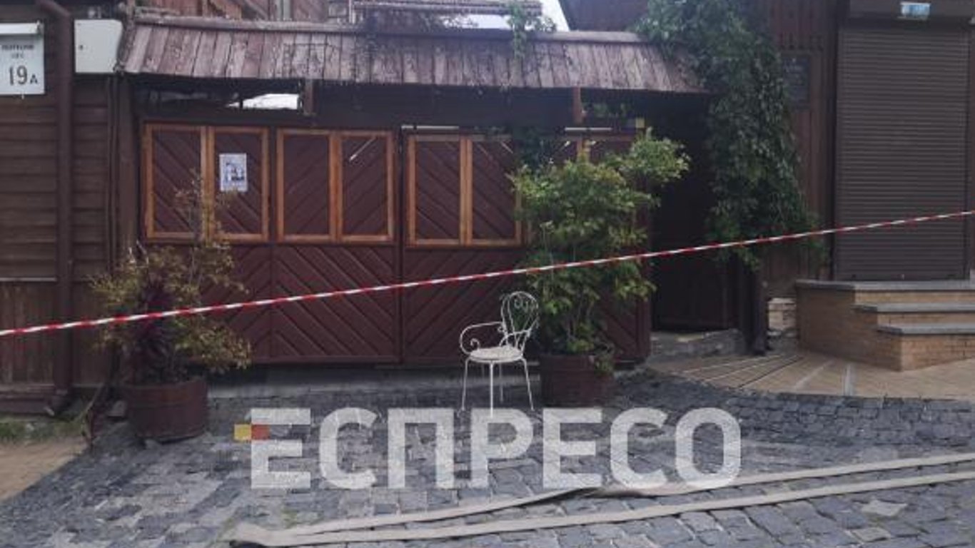 У Києві на Андріївському узвозі вибухнув ресторан - постраждали люди