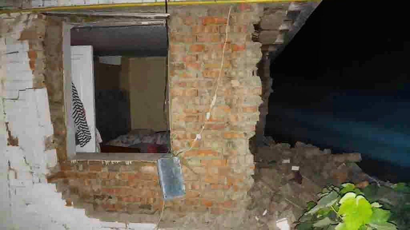 На Киевщине взорвался дом, травмированы двое взрослых и один младенец (фото)