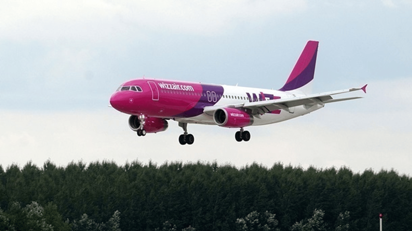 Літак Wizz Air Катовіце-Запоріжжя - аварійна посадка у Польщі