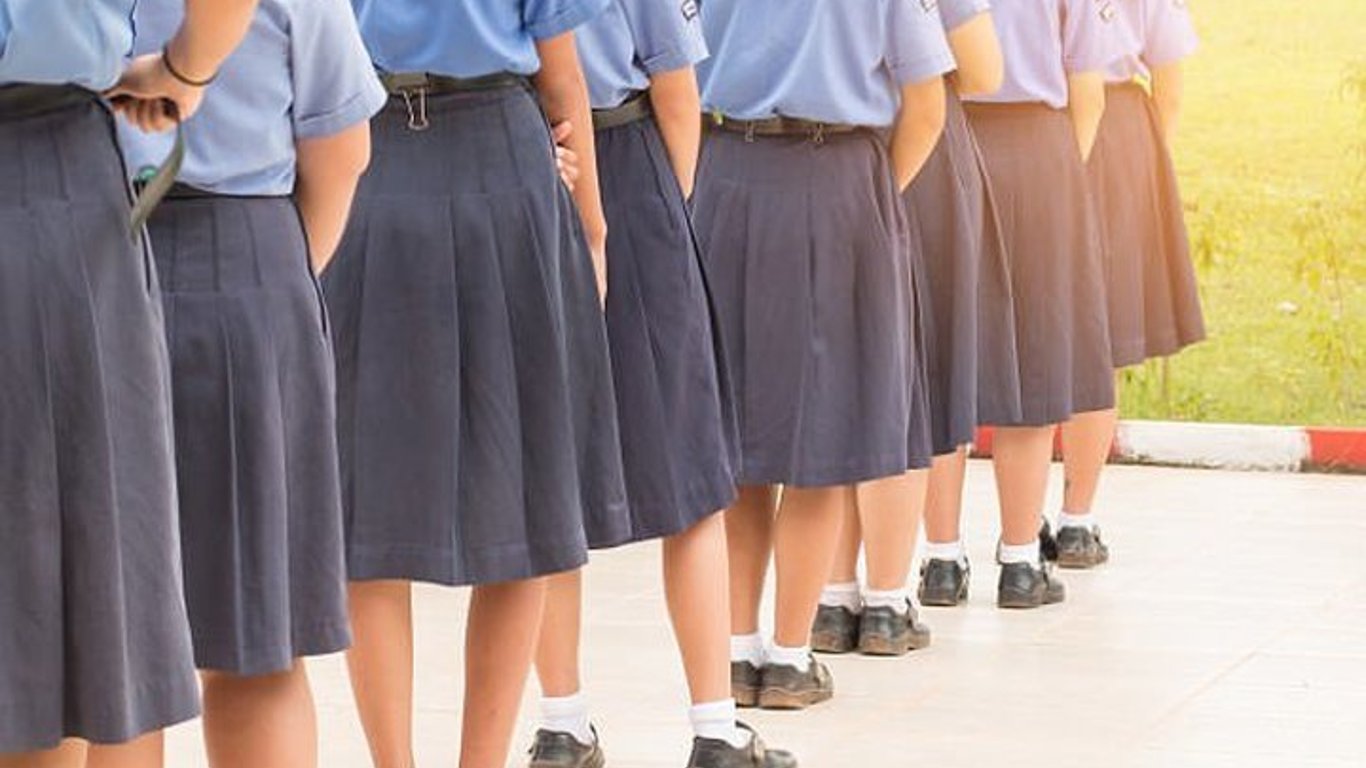 В Шотландии ребят обязали прийти в школу в юбках