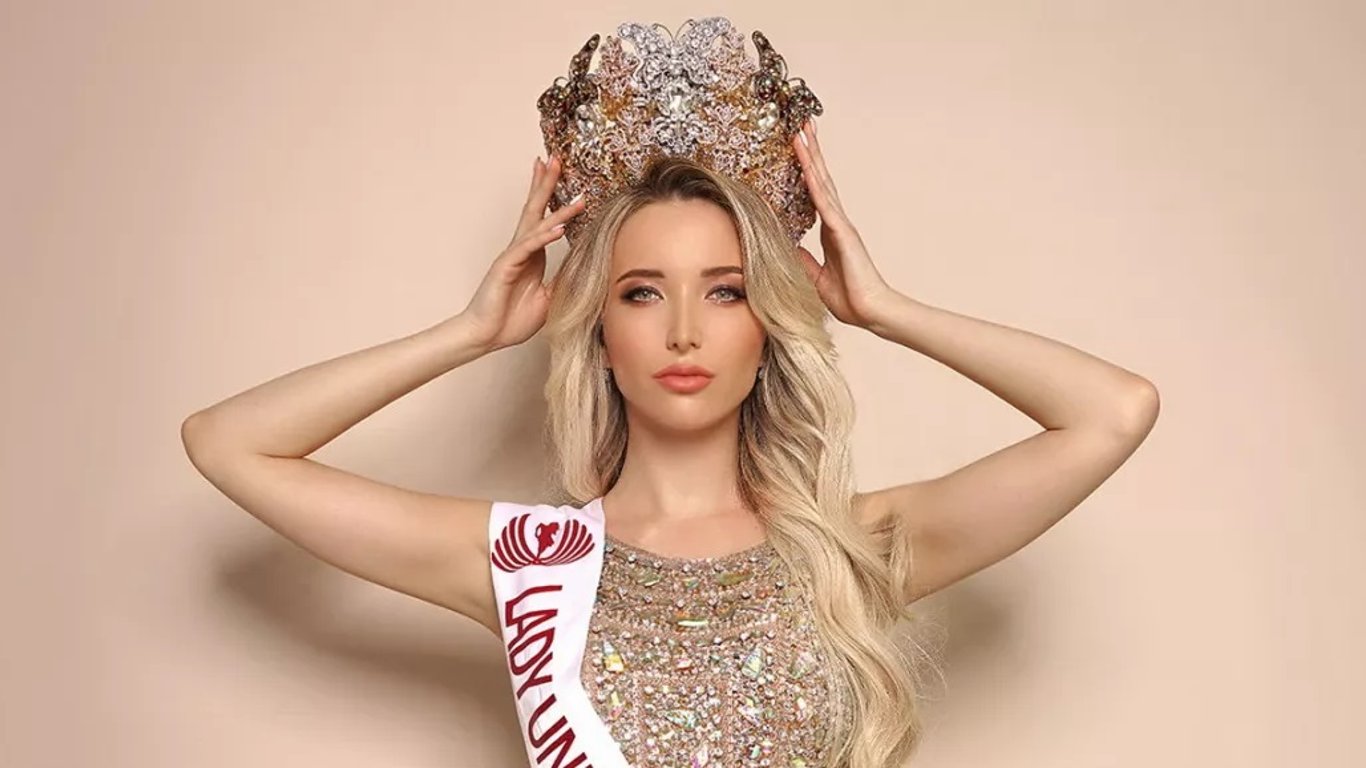 Юлия Павликова - крымская модель устроила скандал вокруг "Мисс Земля-2021"