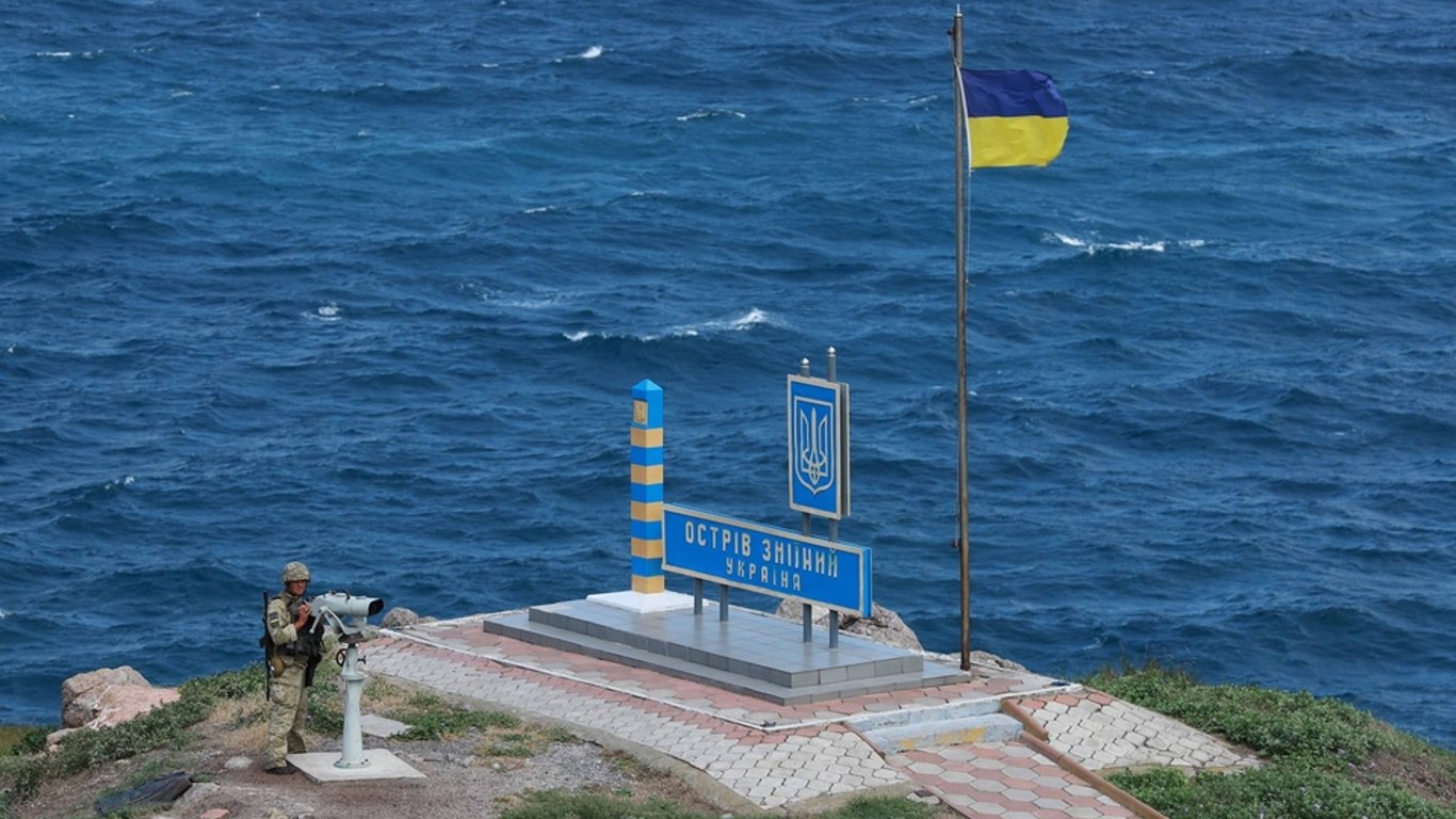 Из-за увеличения сил РФ в Черном море - на острове Змеиный проверили боеспособность разведки