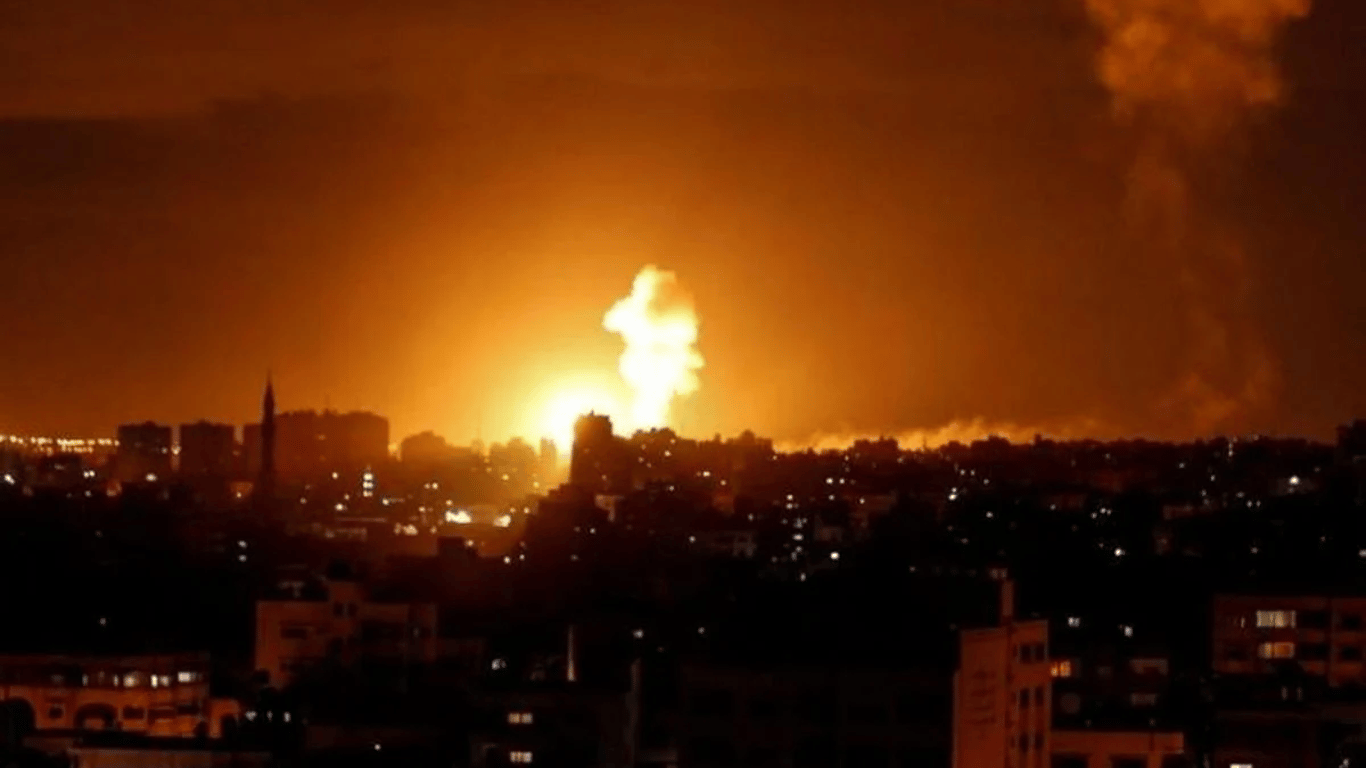 Ізраїль вдарив ракетами по Сектору Гази. Фото, відео