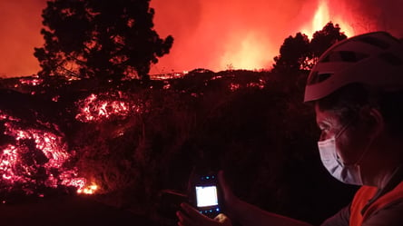 На Канарах началось масштабное извержение вулкана. Апокалиптические фото и видео - 285x160