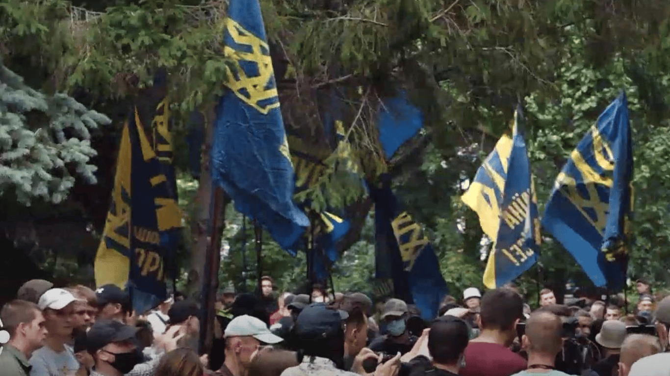 Затримання членів Нацкорпусу - у Києві відбулися протести
