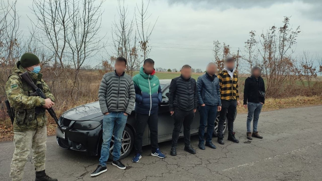 Пограничники Львовской области задержали граждан Турции - подробности