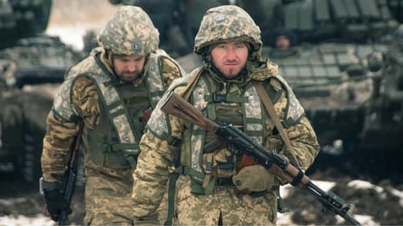 Українським військовим підвищать виплати: на скільки та коли - 285x160