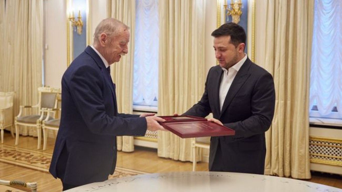 Зеленский присвоил звание Героя Украины композитору Игорю Покладу