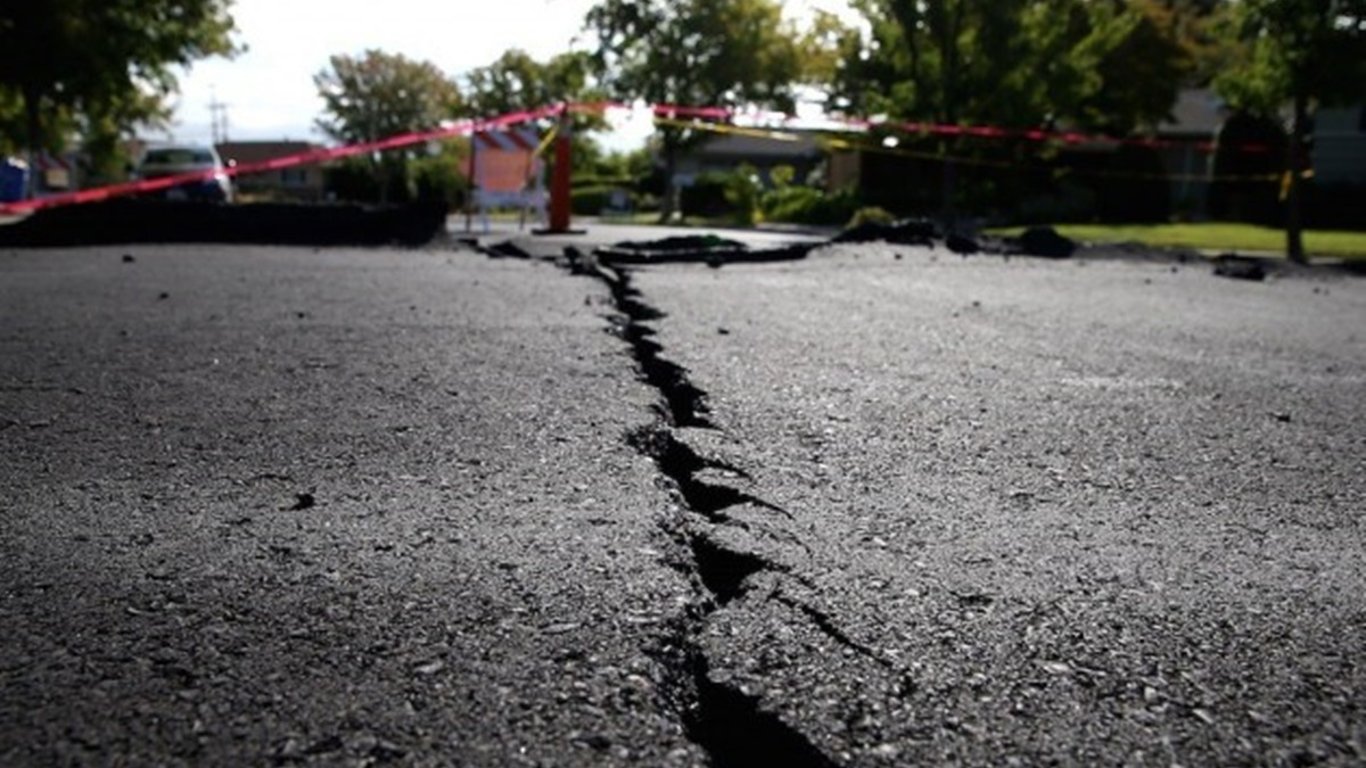На островах Японии произошло сильное землетрясение. Видео