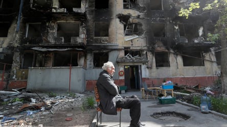 Мариупольчанин в футболке со "свастикой путина" рассказал, как оккупанты уничтожали город - 285x160