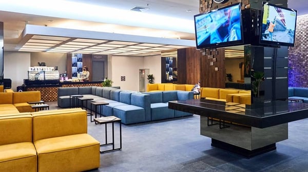 Алена Водонаева жалаңаш суреттері Гейлерді киіну порнографиясын қараңыз