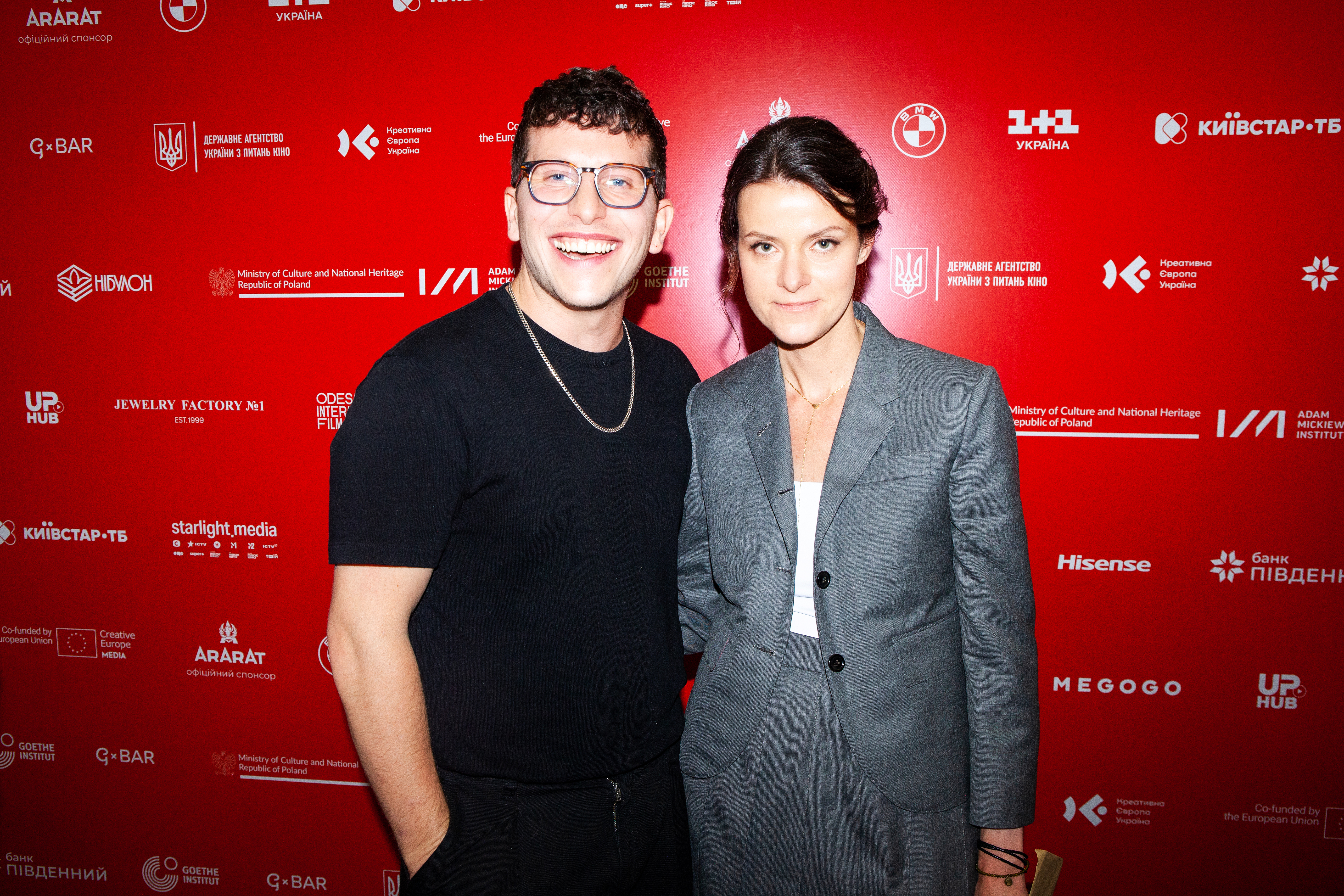 Коли вийде фільм Сірник у копиці сіна