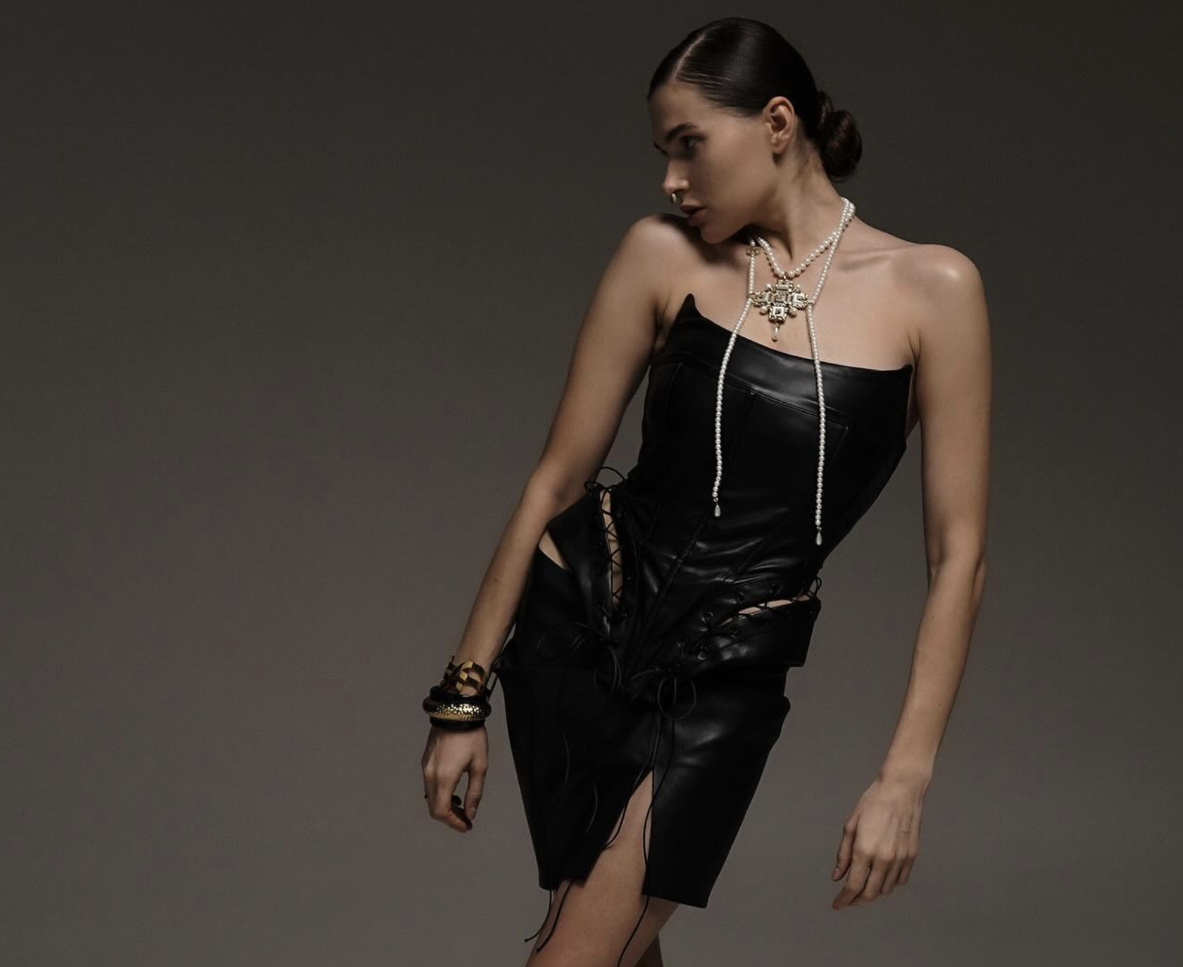 Корсетний топ має ефектний вигляд