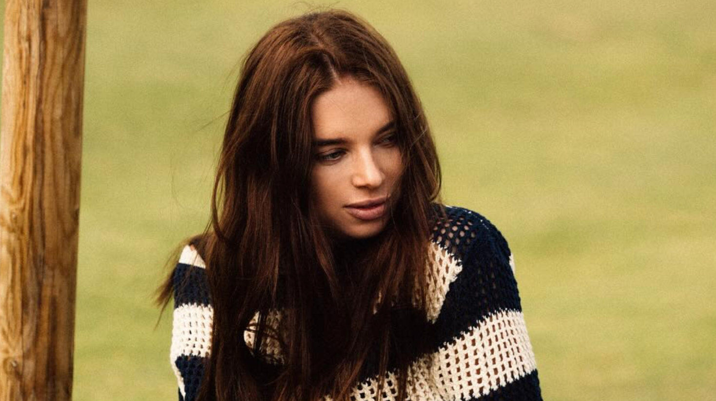 Kateryna Usyk's horseshoe jeans — how to style them now - 285x160