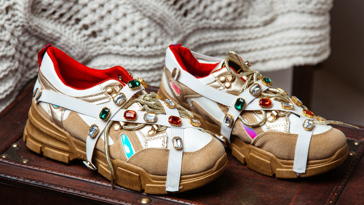 Summer shoes get personal — charms, ribbons and DIY flair - 285x160