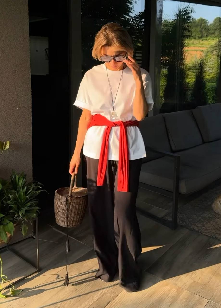 You can create very different looks with wide pants